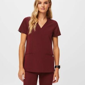 FIGS Casma Three-Pocket Scrub Top Burgundy